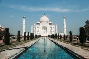 Taj Mahal is a very popular destination that has many impressive virtual tours.